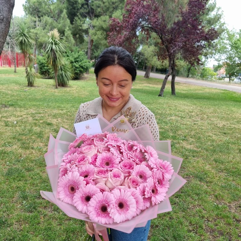 Ramo de Garberas y Rosas